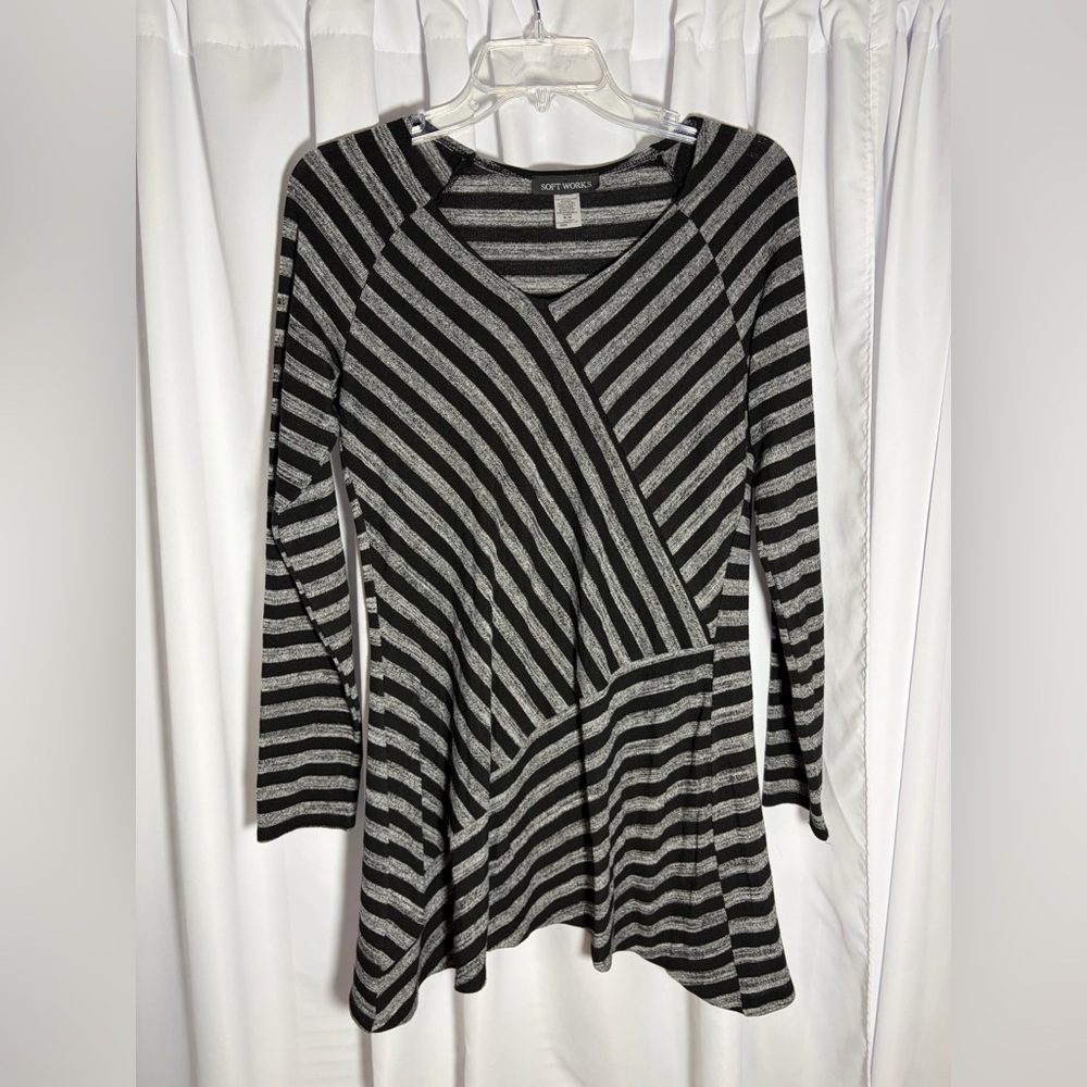 SOFTWORKS Grey & Black Striped V-Neck Tunic Top Sz M